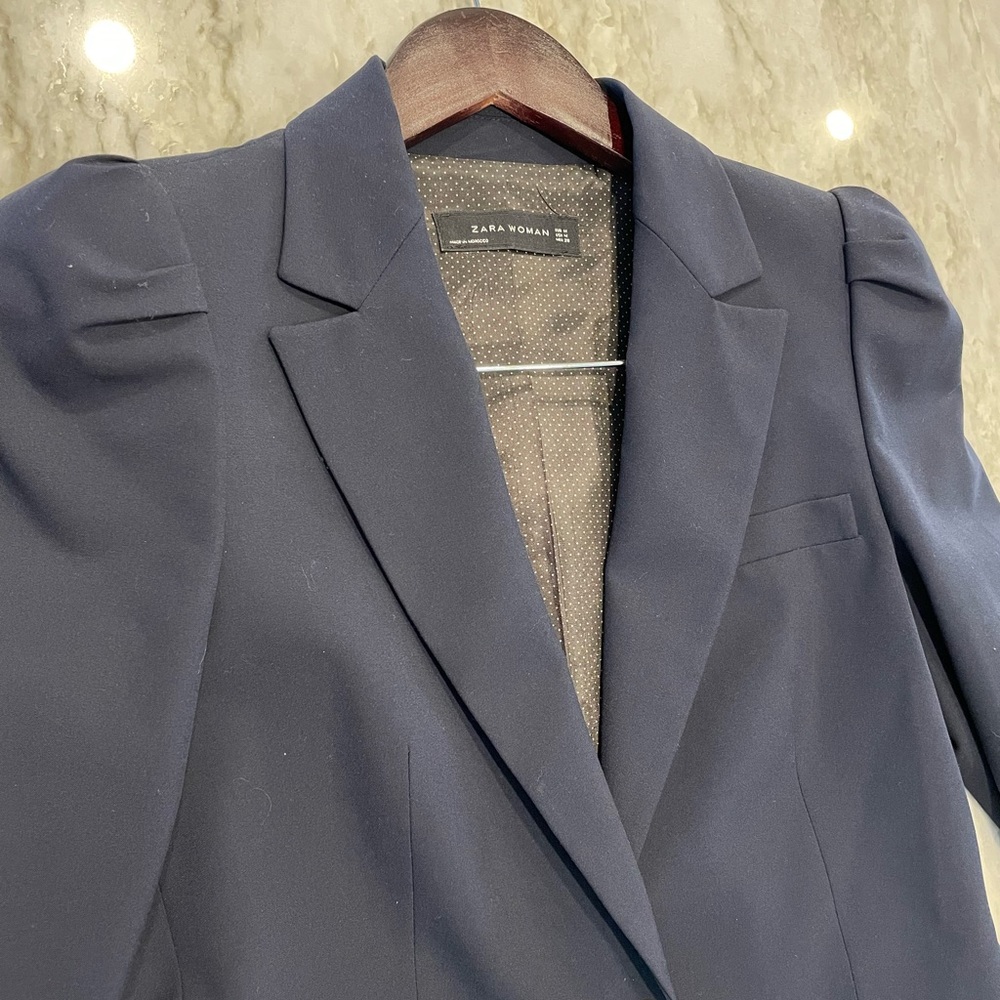 Zara navy puffer blazer gold button - Picture 4 of 7